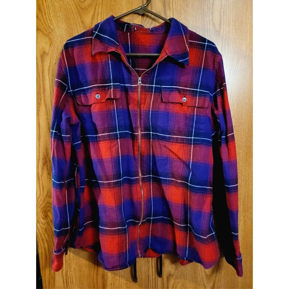 🦋Womens Zip Up Size Medium